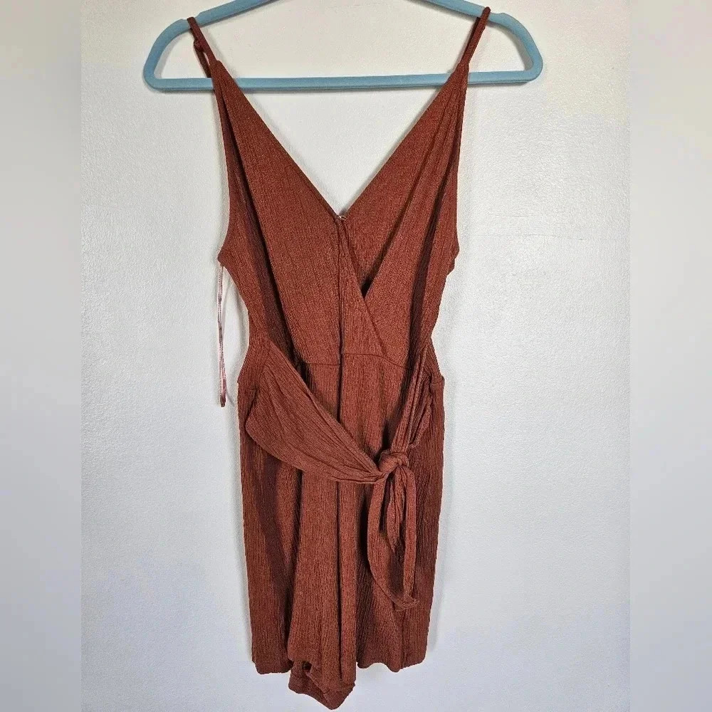 Love Tree Rust Orange Crinkle Wrap Tie Waist Romper Jumpsuit Women L‎